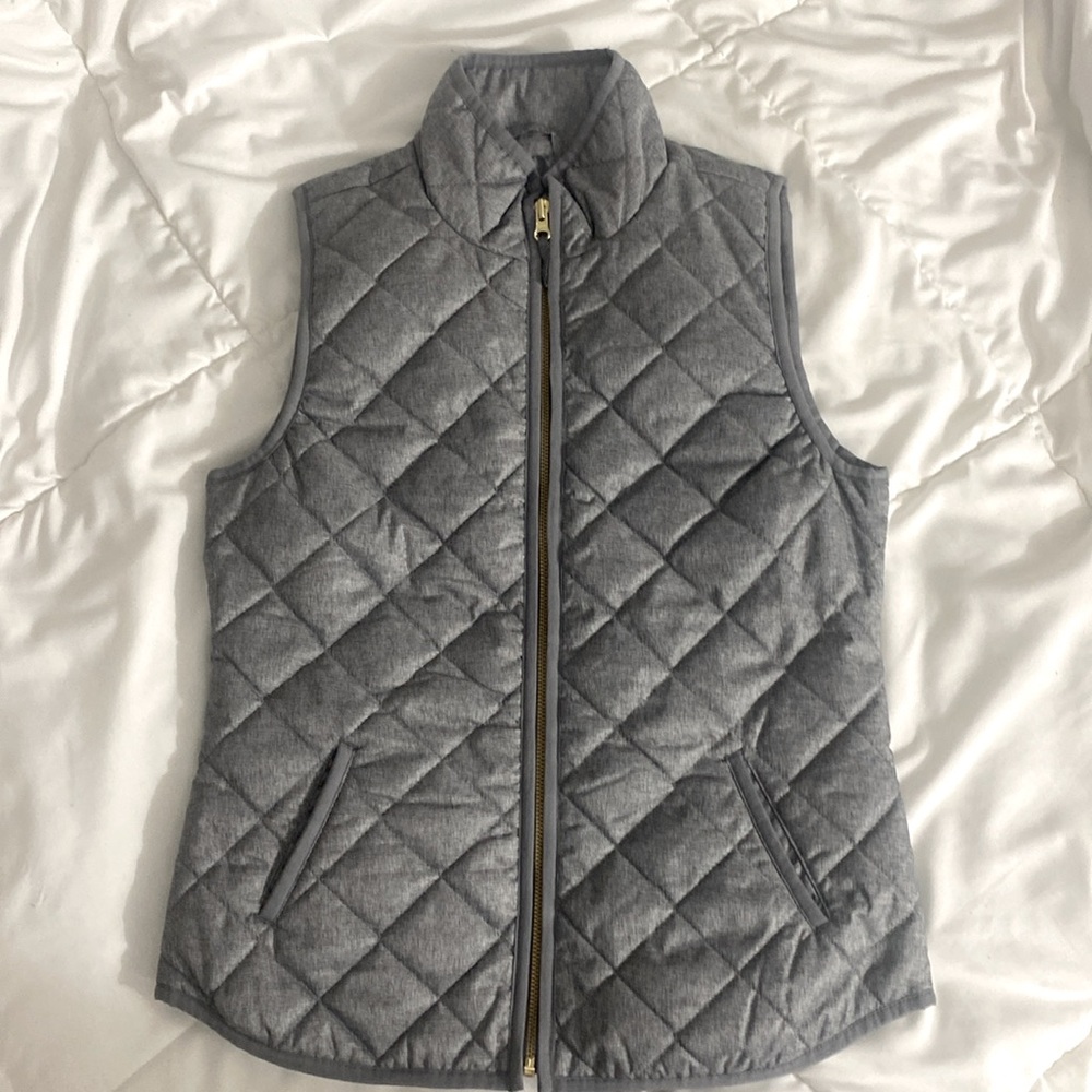 New-Old Navy Quilted Lightweight puffer Dimond Shape Vest with Pockets NWOT